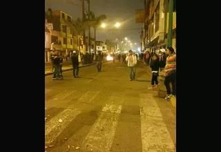 Callao: manifestantes bloquearon la Av. Faucett y quemaron llantas 