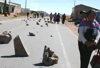 Puno: bloquean carretera en solidaridad con protestas contra Tía María